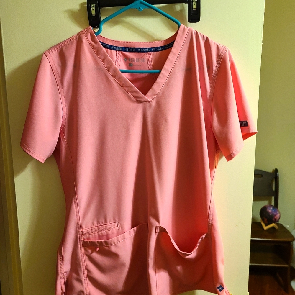 Scrub set